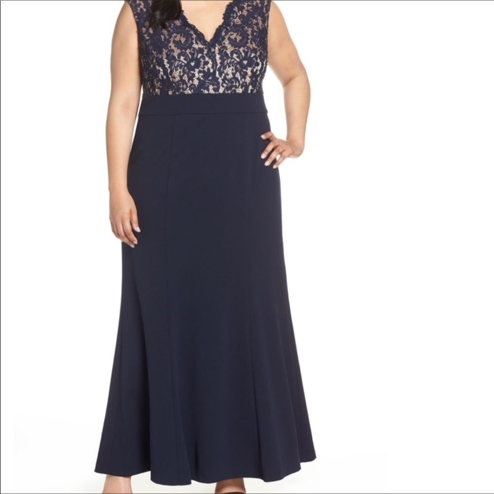 Eliza J Sleeveless Lace Bodice Trumpet Formal Gown